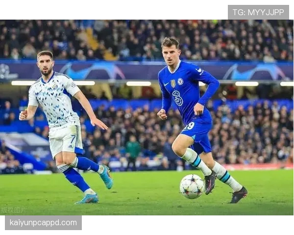 厄德高与芒特无球跑动模式及其战术价值差异解析